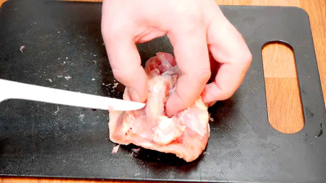 Udbening af kyllingelår