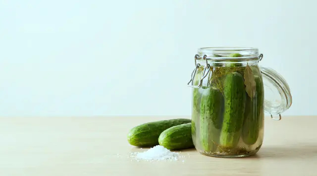 Bedstemors lageagurker (saltagurker)
