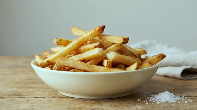 Frosne pommes frites i airfryer