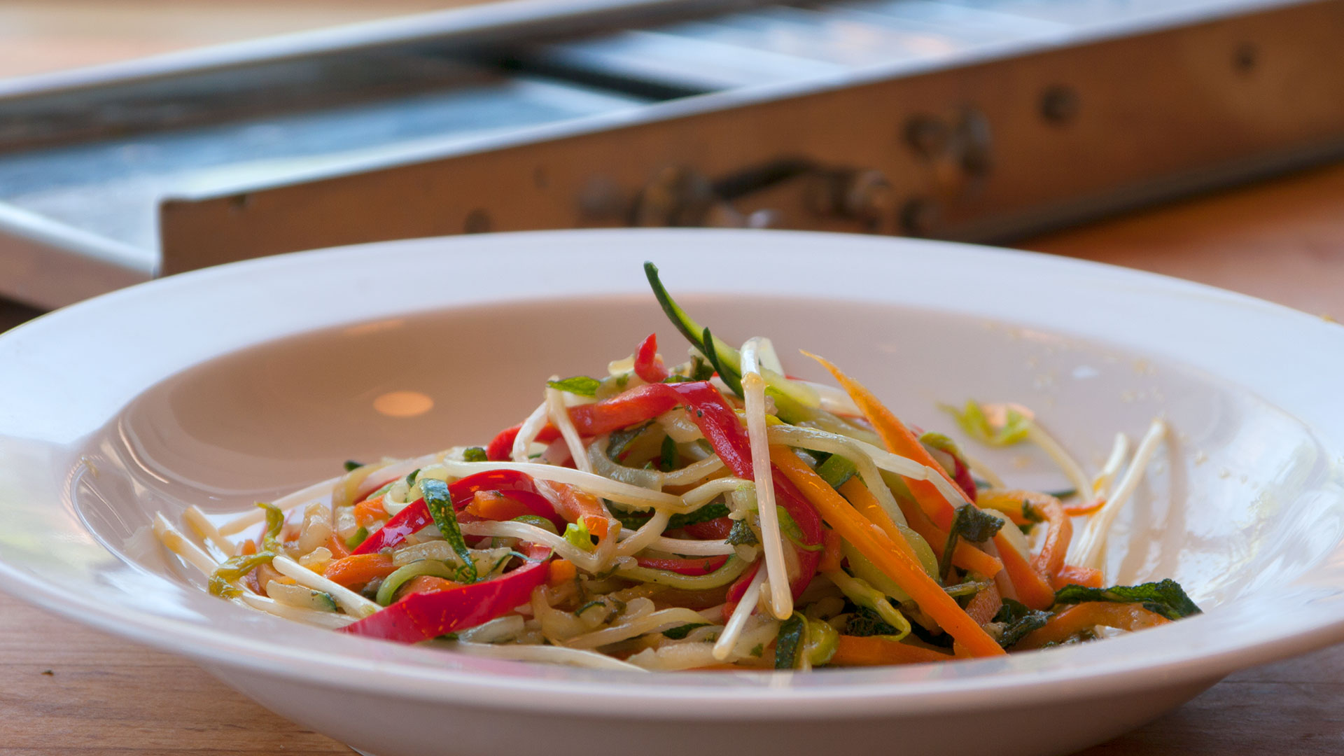 Grøntsagspasta i krydderolie - baseret på squash / zuchinni