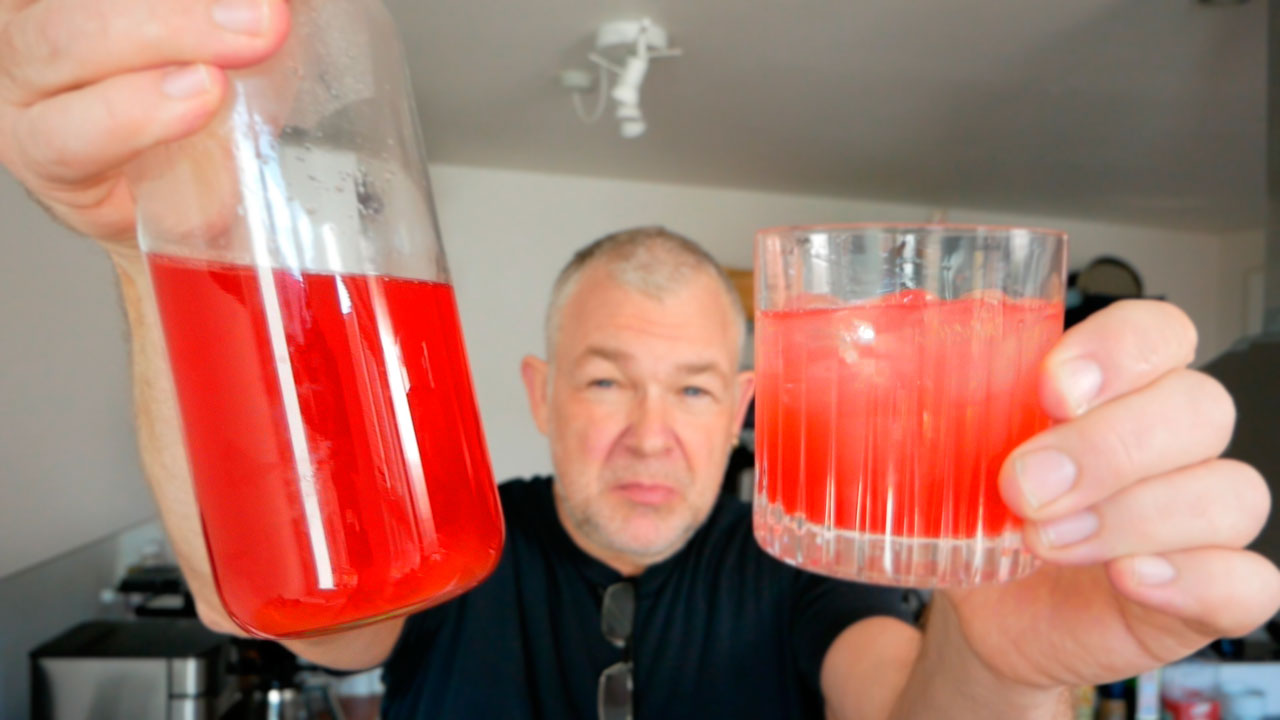 Hjemmelavet rabarbersaft