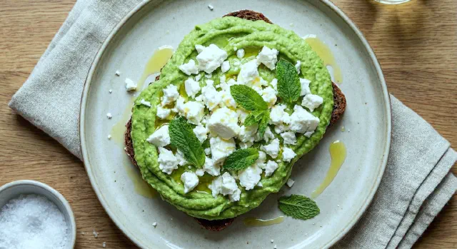 Ærtemousse med mynte og feta