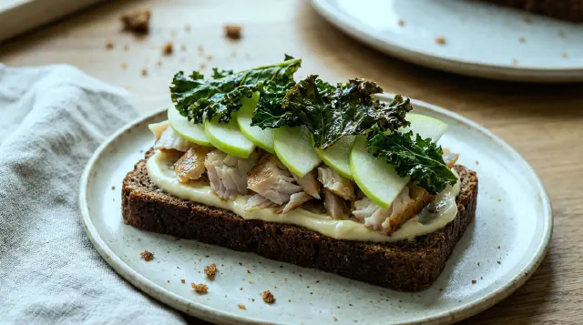 Røget hellefisk med grønkål og honningcreme