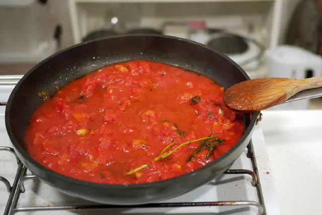 Tomatsovs - Enkel og hurtig pizza og pasta sauce