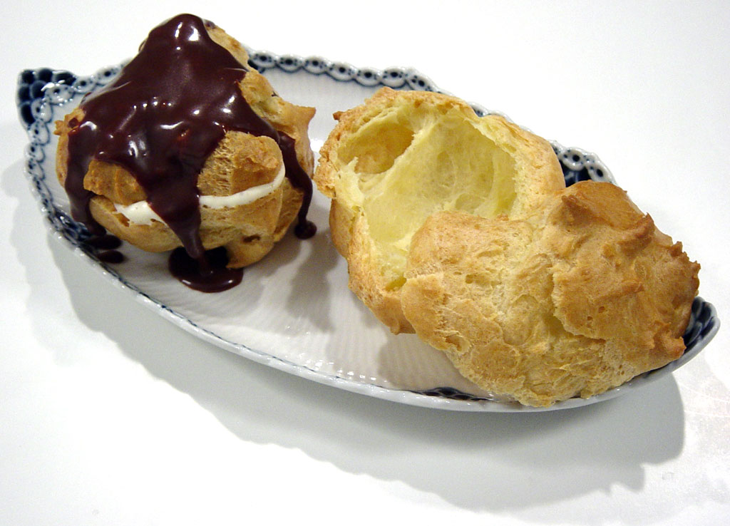 Vandbakkelser - walesstang - profitrolles af choux dej